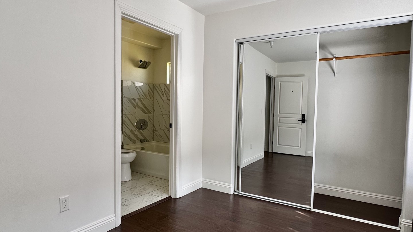 1360 W 24th Street Image 12