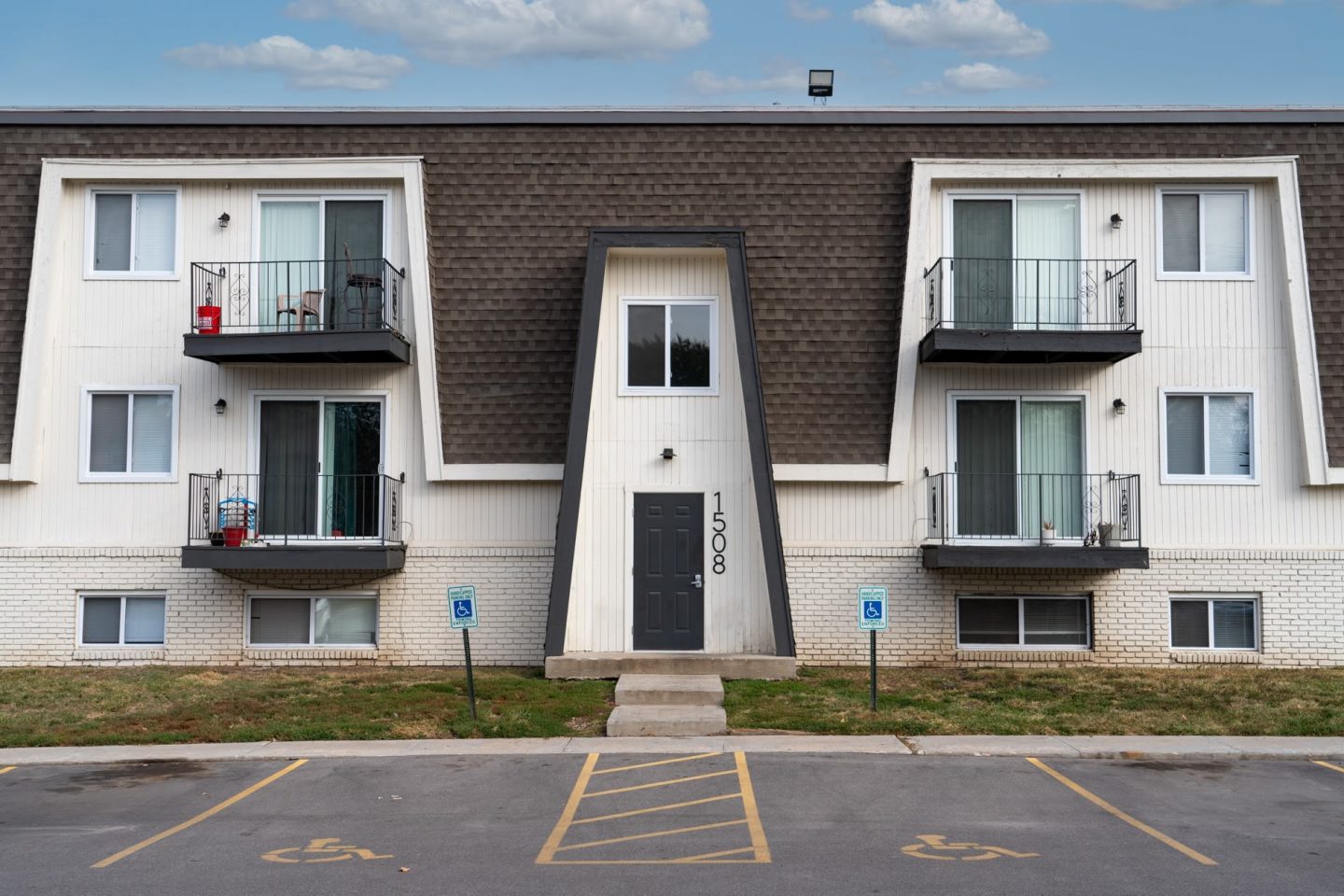 The Parks Apartments off Main Image 5
