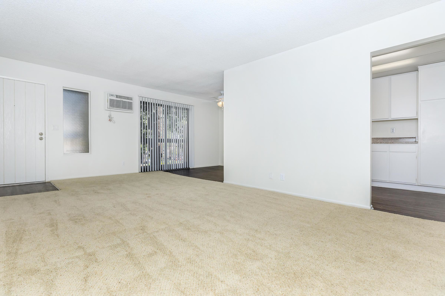 Barcelona, Palm Lane & Seville Apartment Homes Image 42