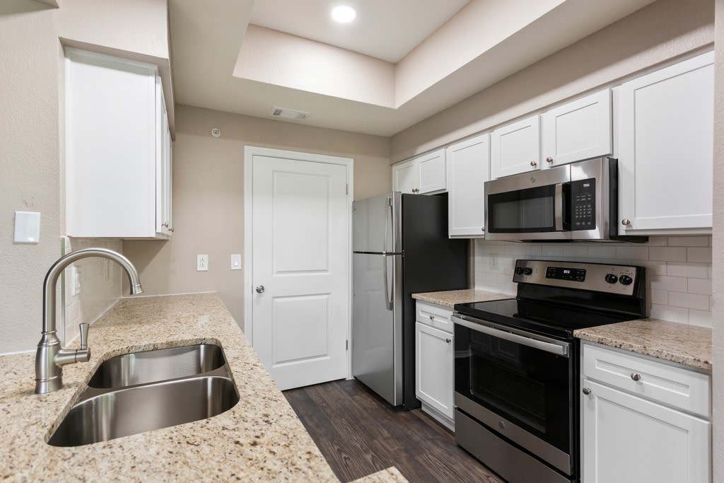 Waters Edge Apartment Homes Image 7