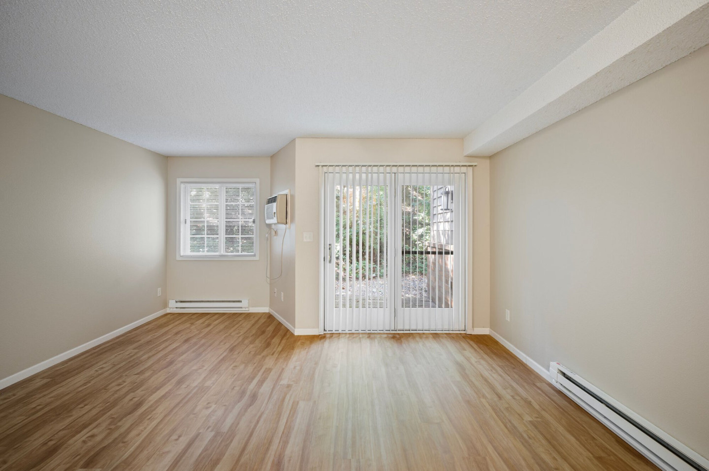 Somerset Oaks Apartments and Townhomes Image 5