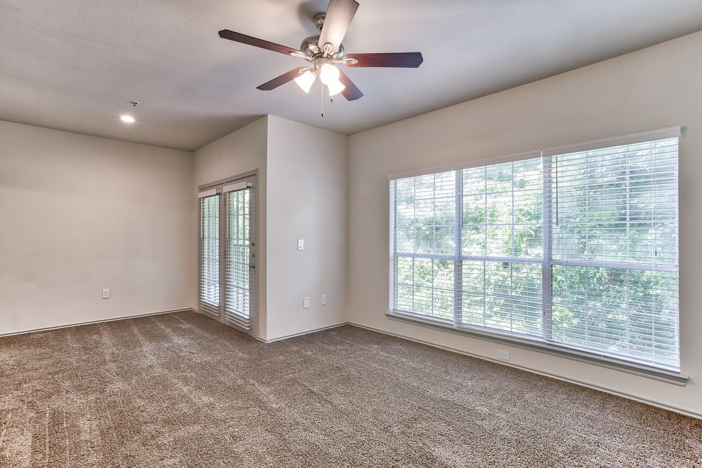 Waters Edge Villas Apartments Image 19