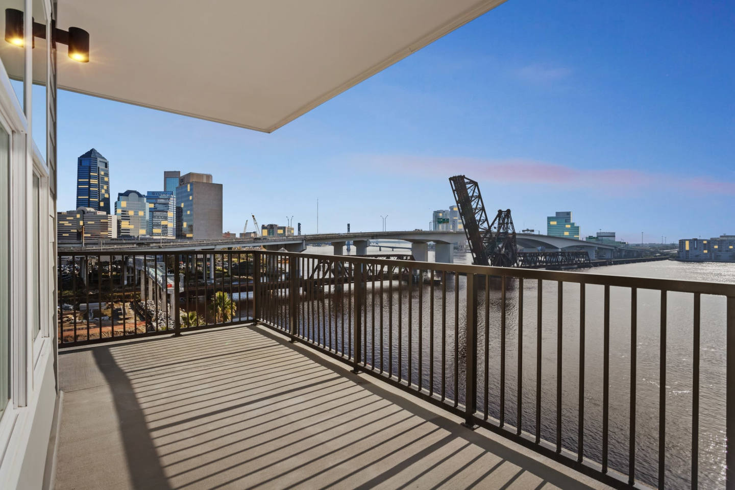 One Riverside Image 29