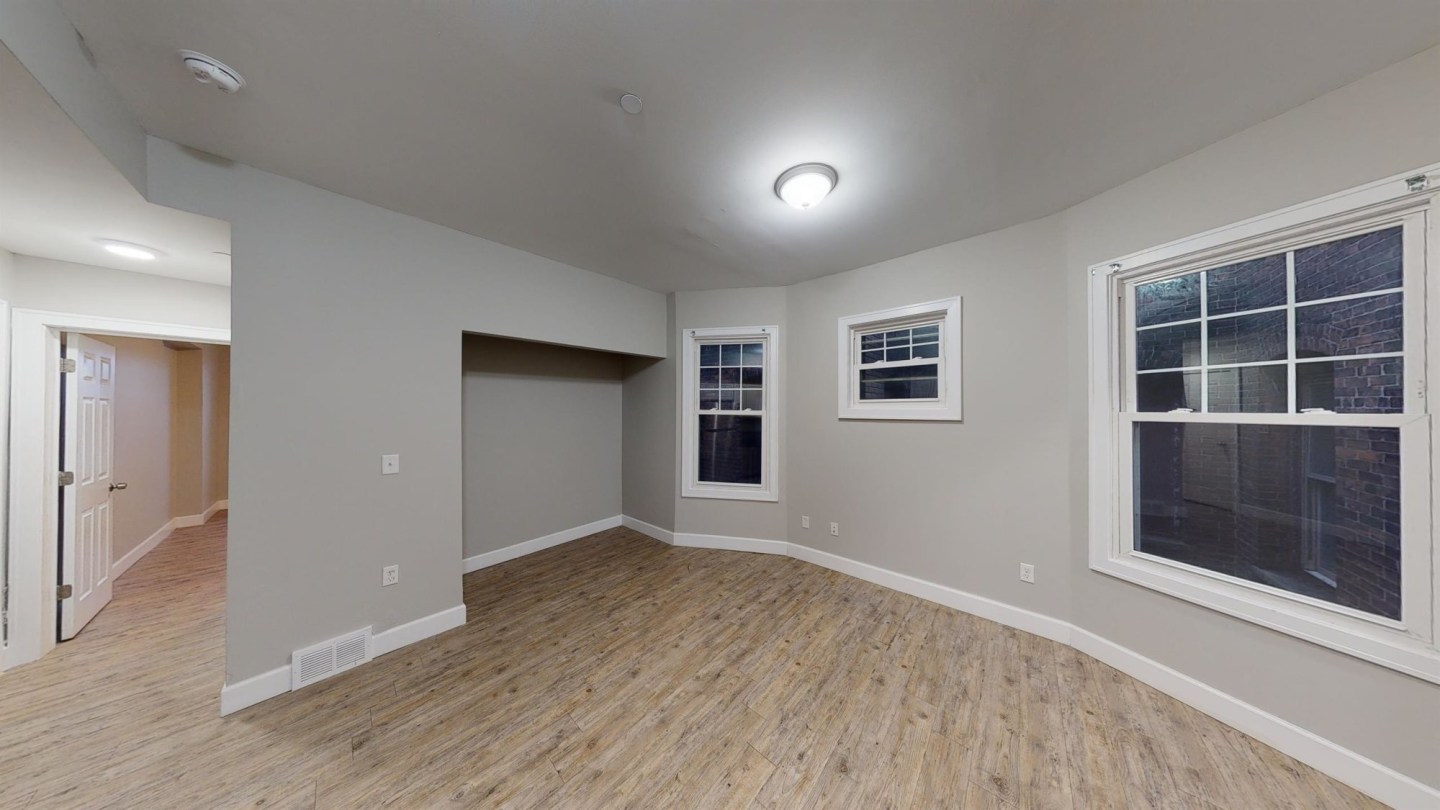 419-425 Porter Ave Image 6
