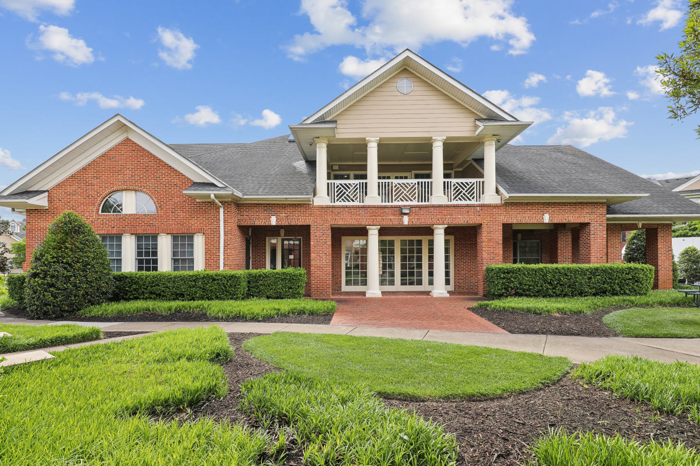 Nav850 at Olde Towne Image 17