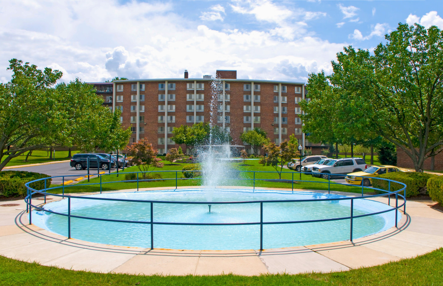 Fountain Club Apartments Image 8