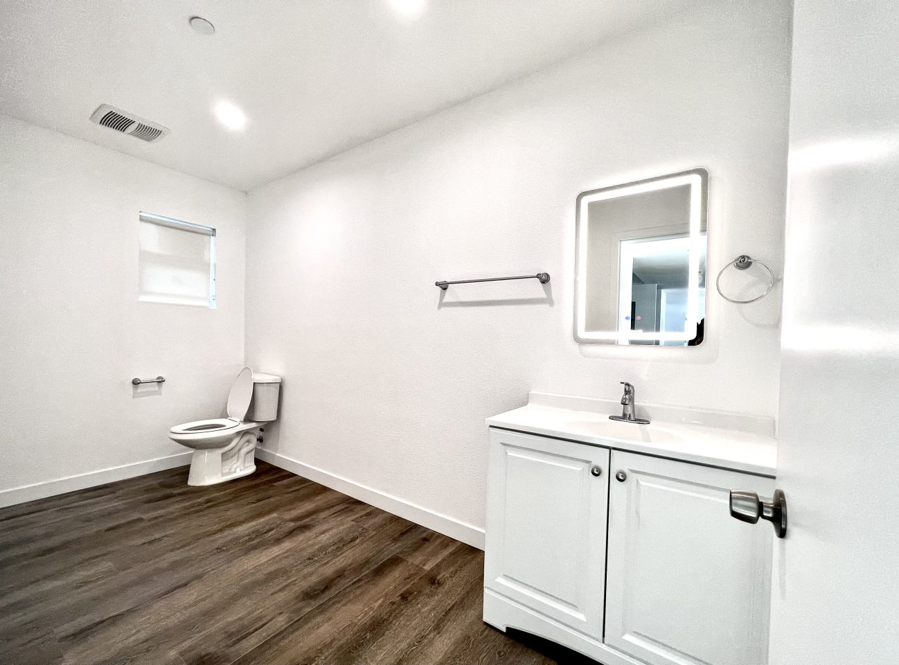 1414 W 36th Street Image 8