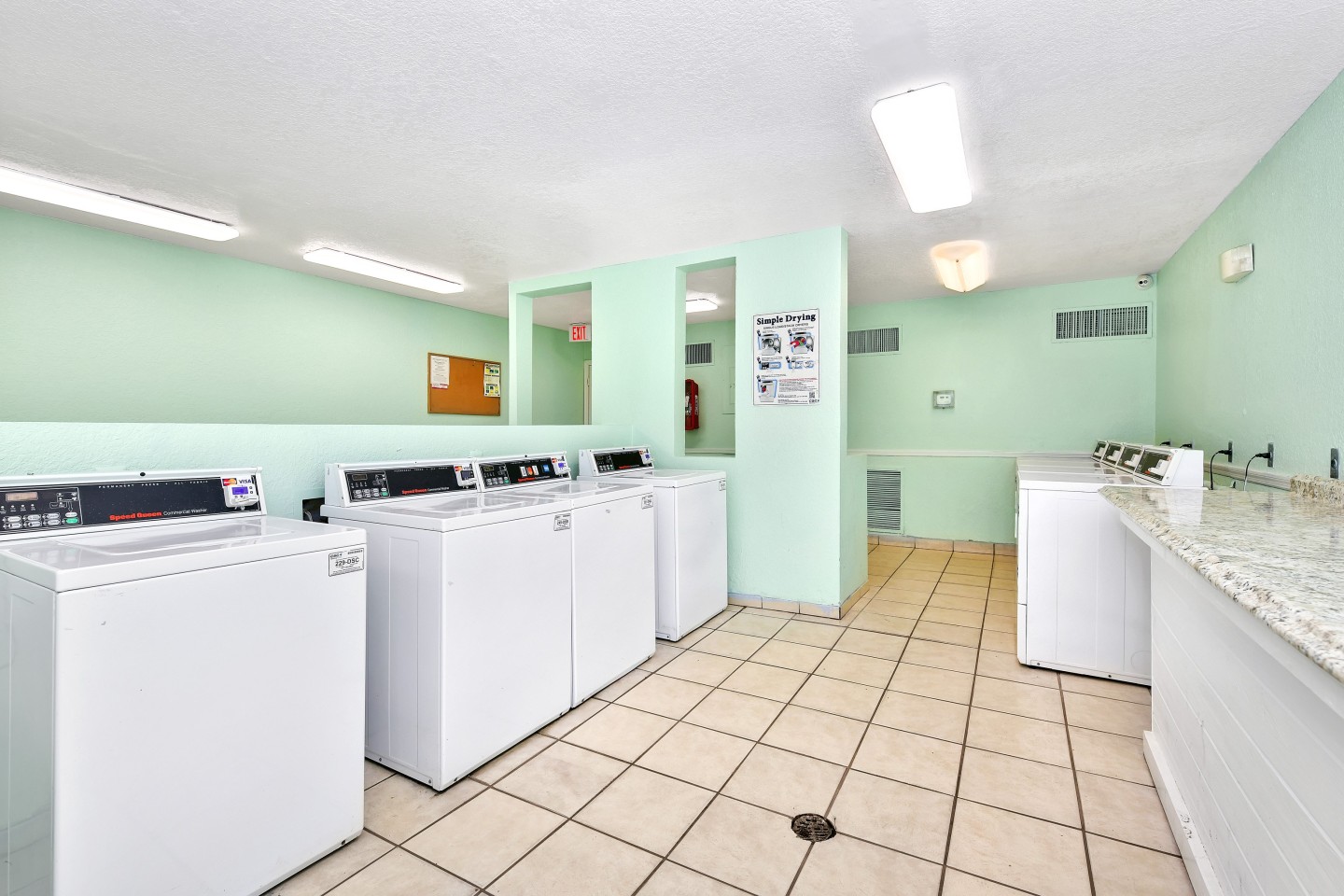 Village Lakes Apartments Image 22