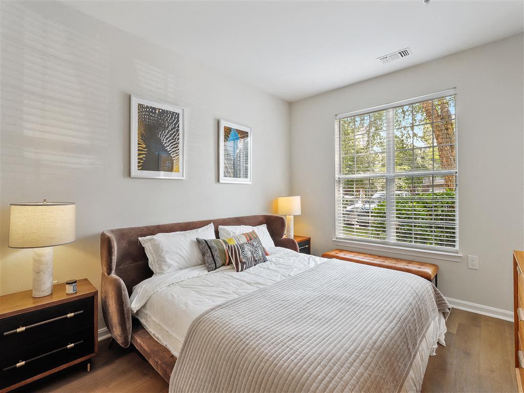 Cameron Court Image 13