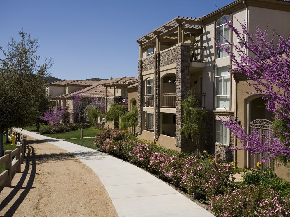 Avalon Thousand Oaks Plaza Image 35