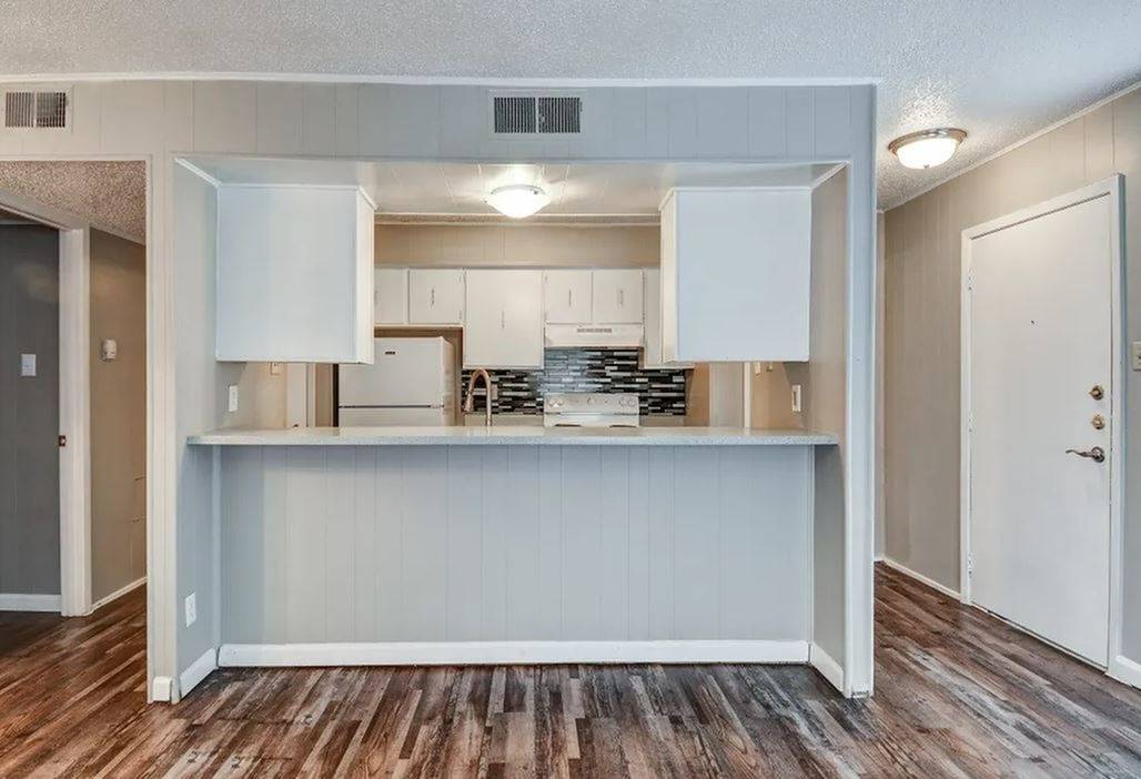 Three 44 Apartments Image 7