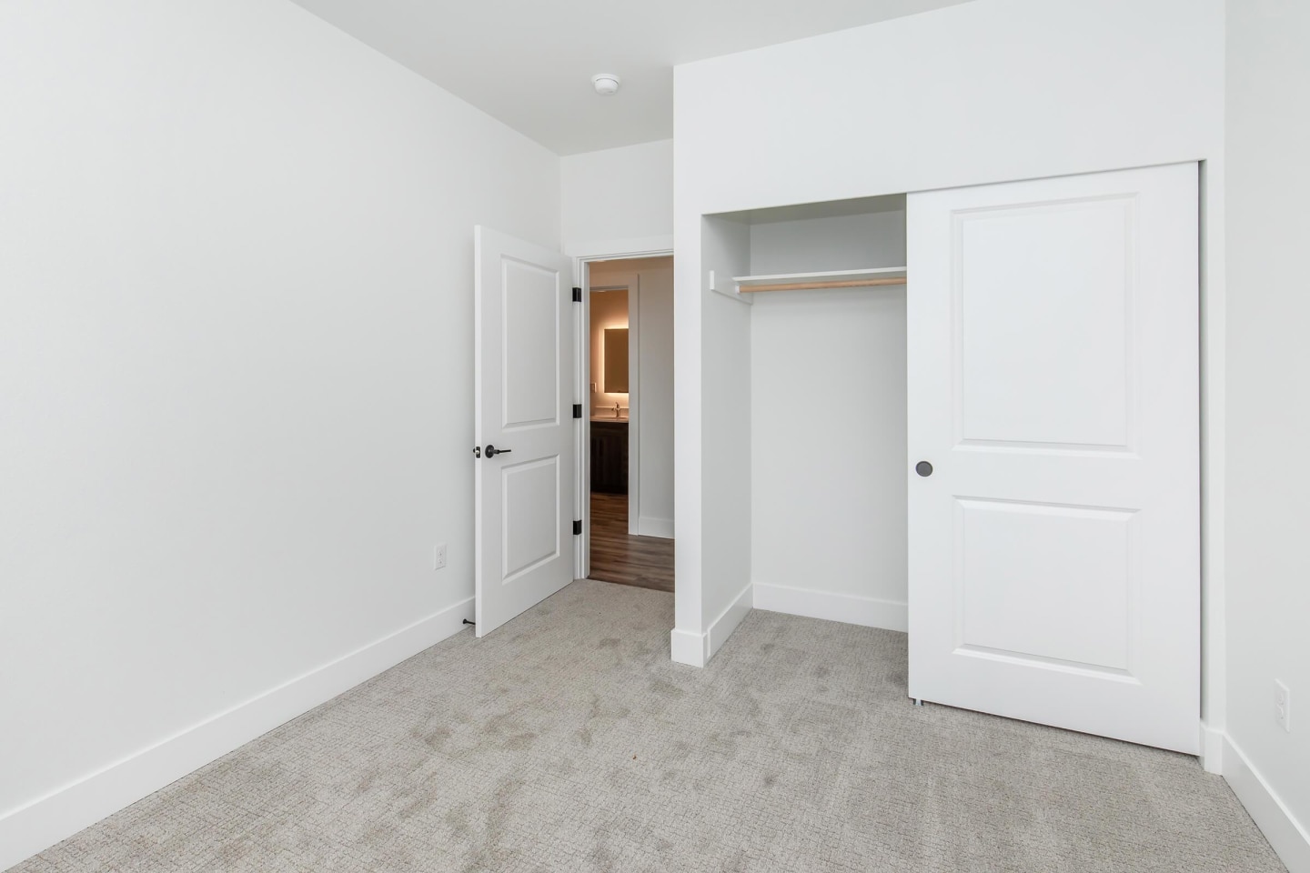 Lakeview Apartments Image 40