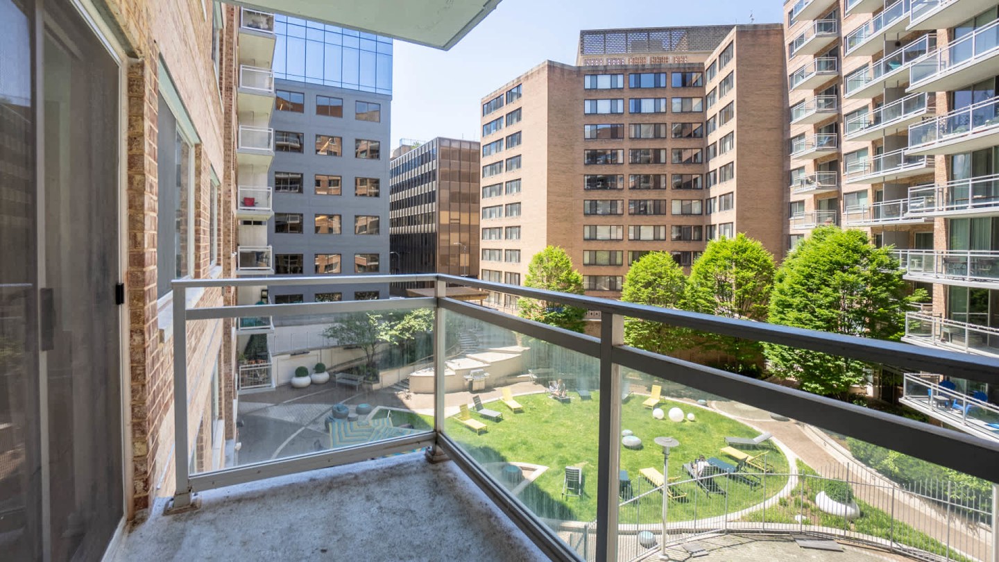 The Flats at Dupont Circle Image 16