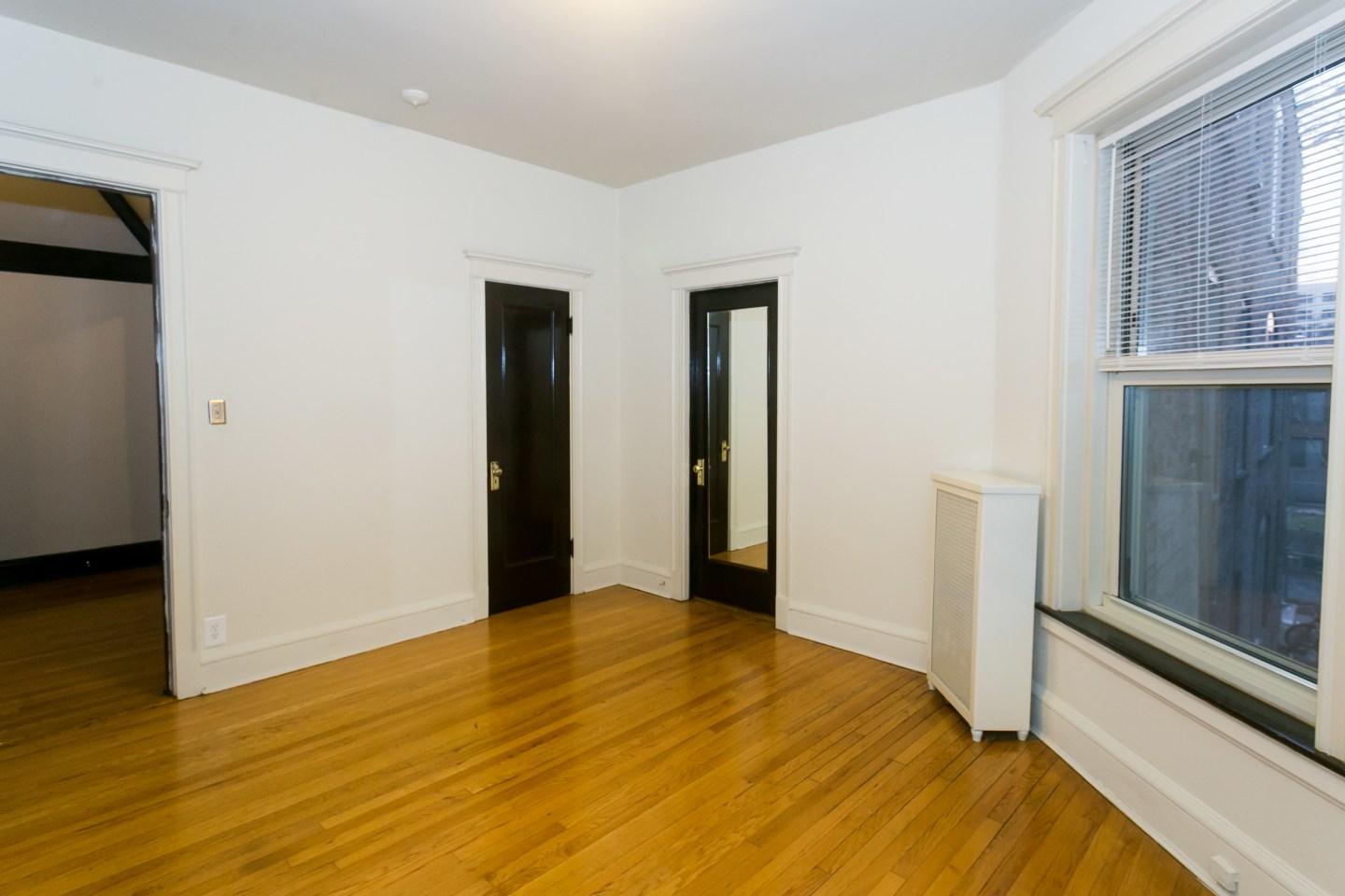 5706-10 S. Blackstone Ave Image 35