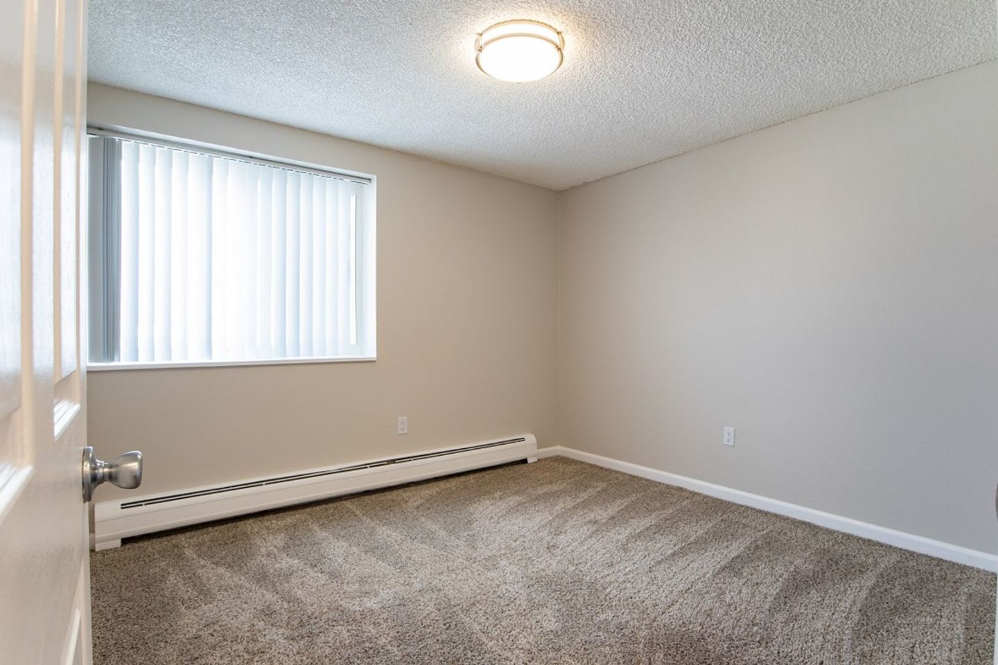 Joliet Towers Apartments Image 5