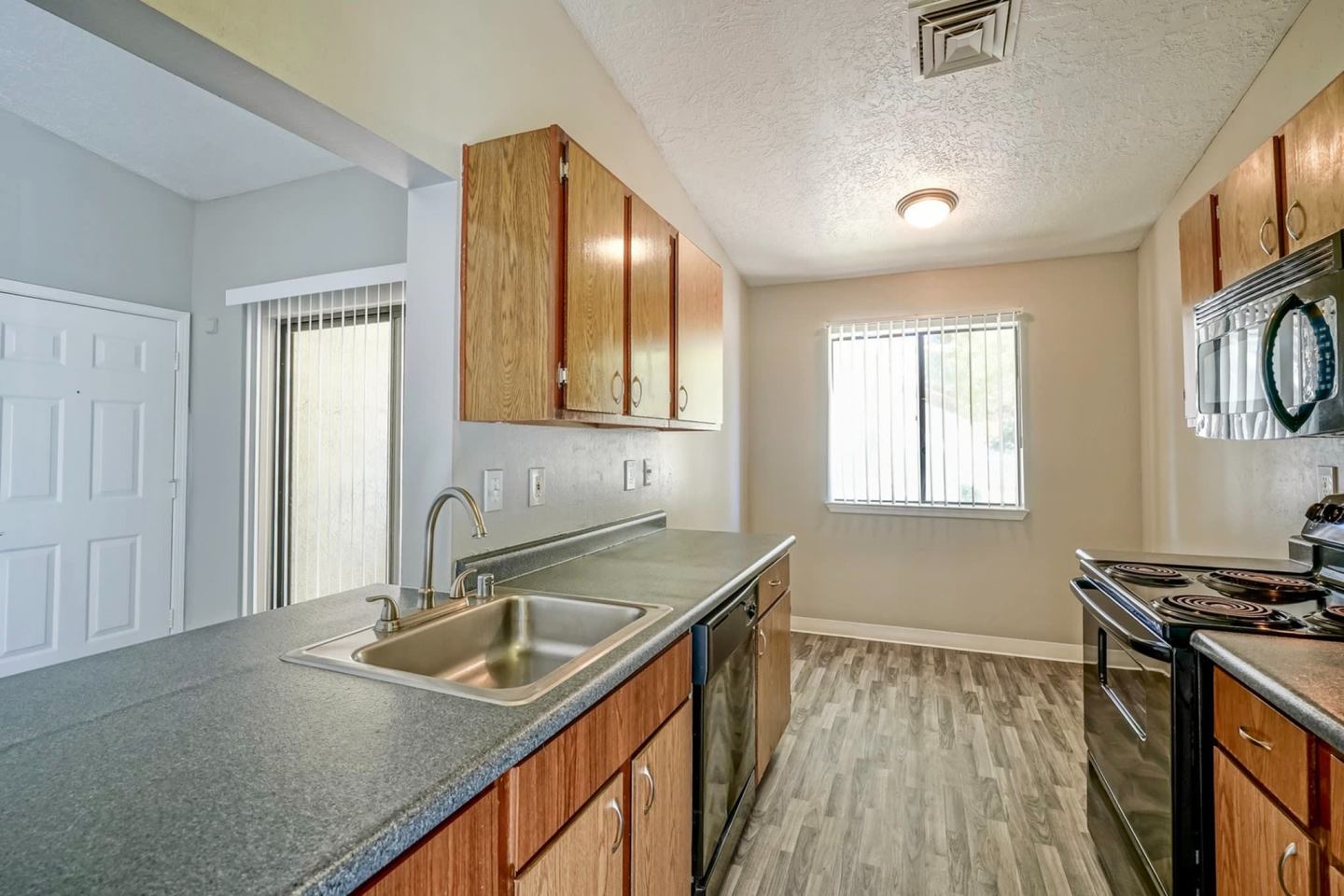 Rancho Verde Apartments Image 25