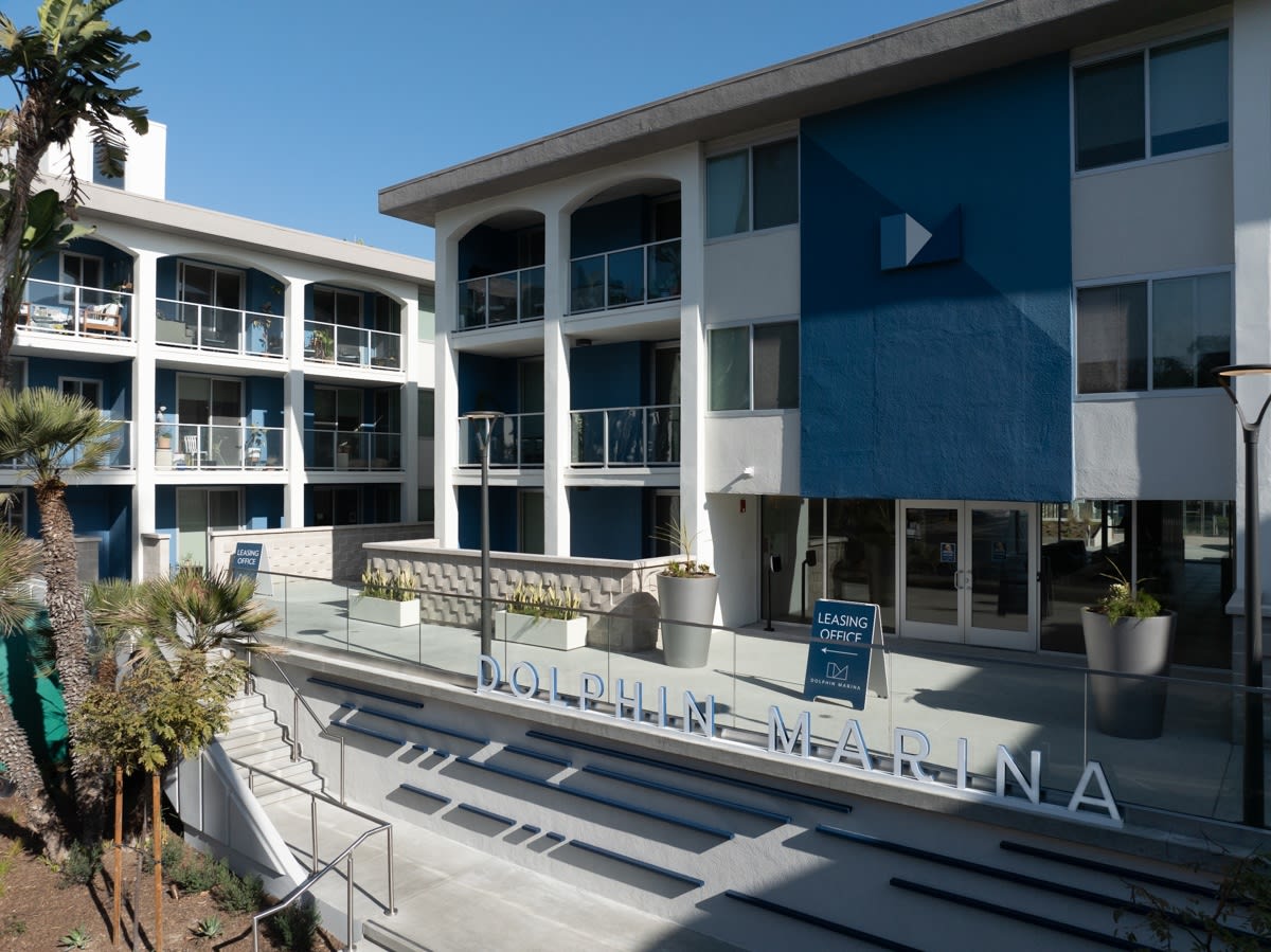 Dolphin Marina Image 2