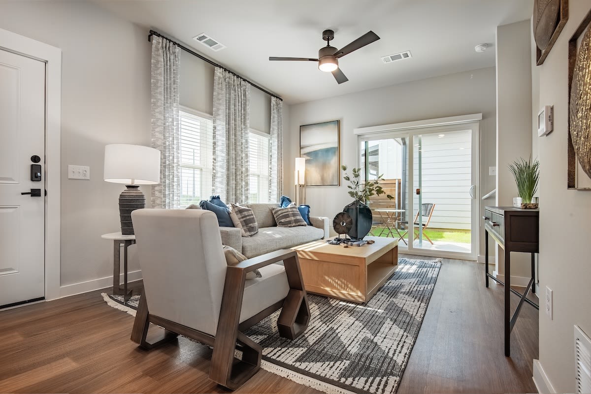 Collection Hunter Crossroads Townhomes Image 4