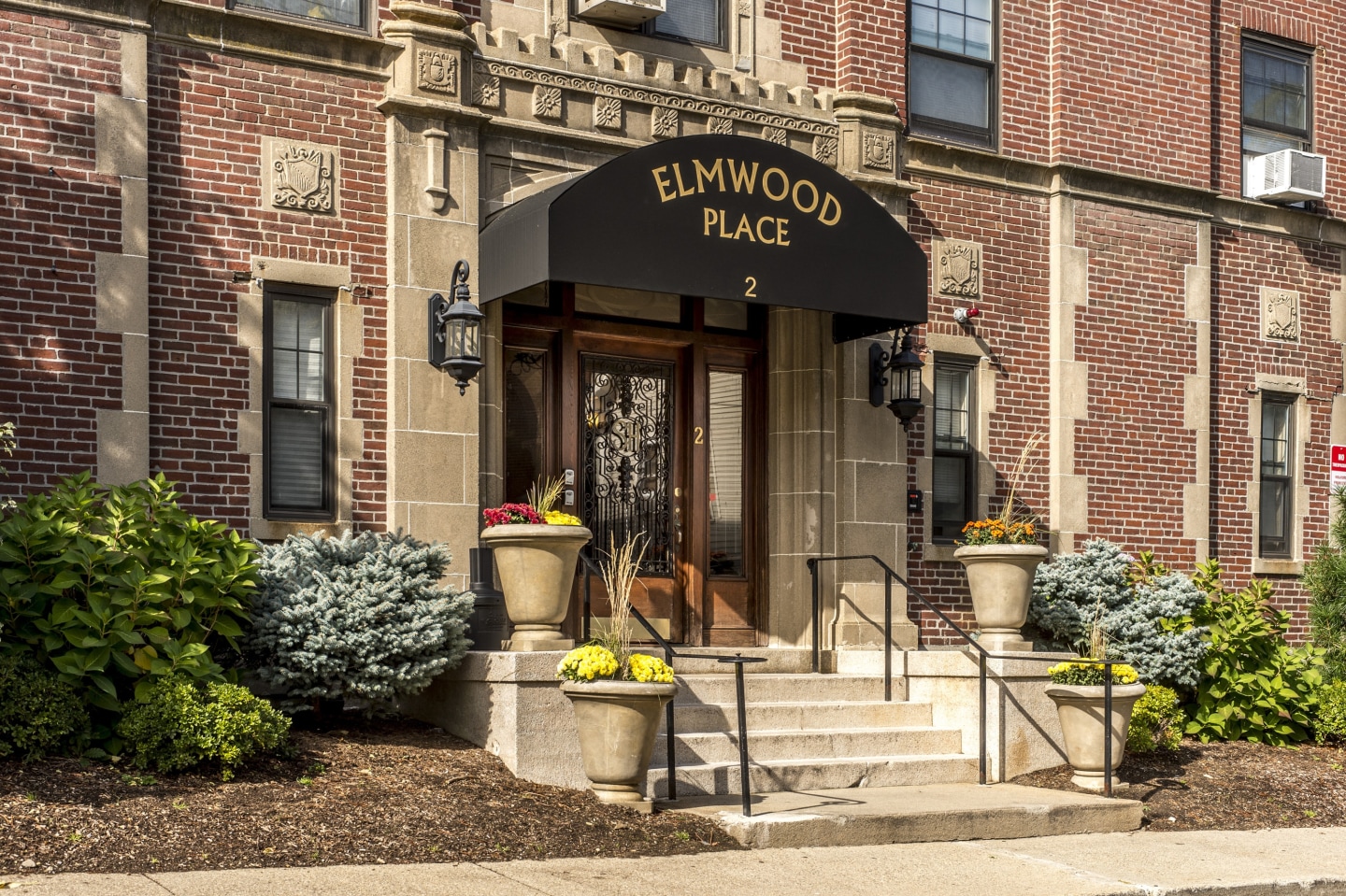 Elmwood Apartments Image 13
