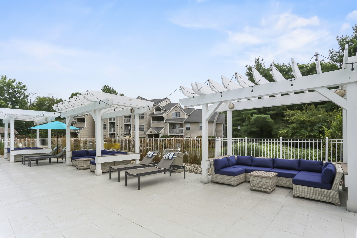 The Royce at Trumbull Image 15