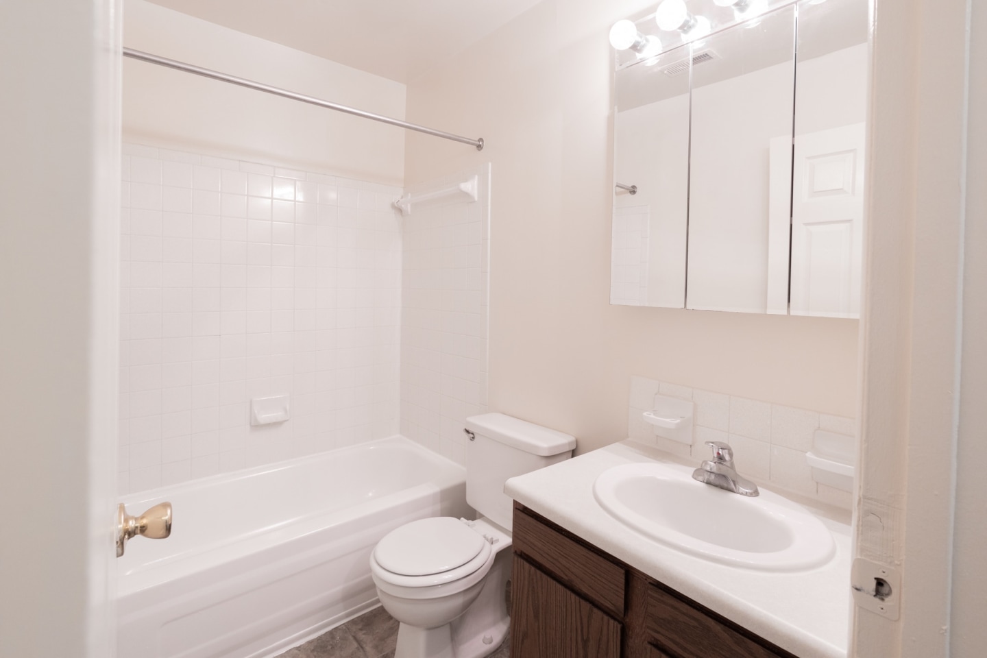 Woodbridge Apartments in Castleton IN Image 21