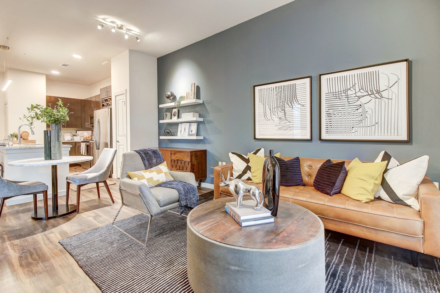 OXLY Apartments Image 5
