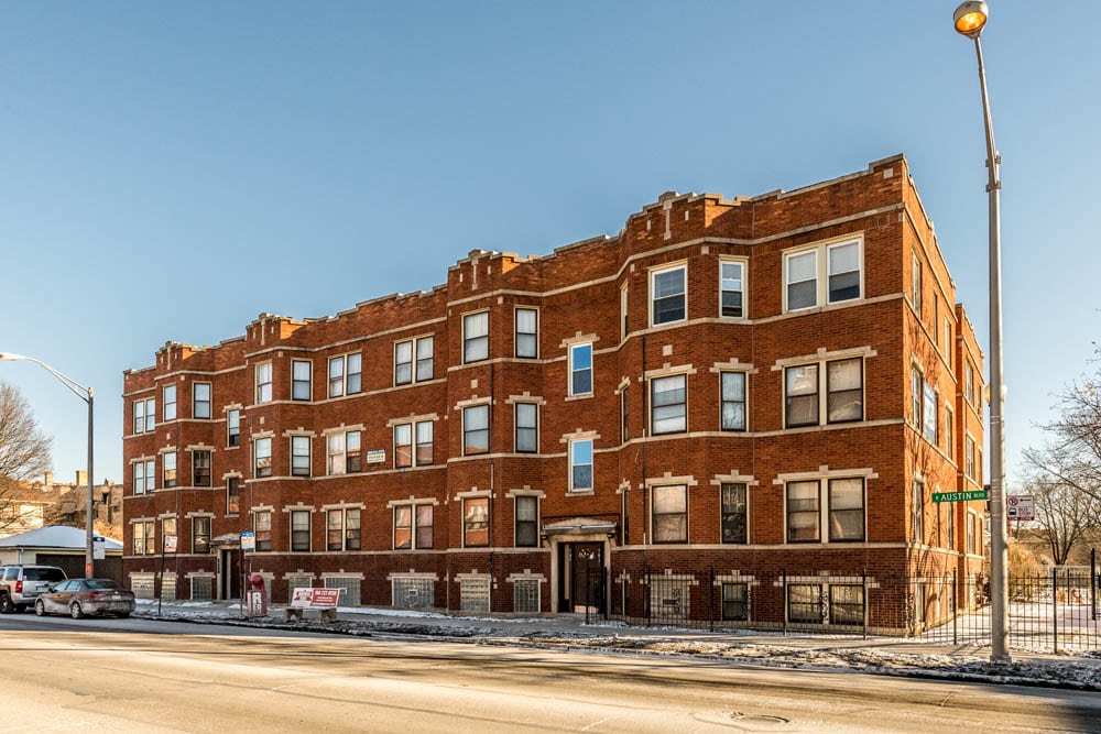 703 N Austin Blvd Image 16