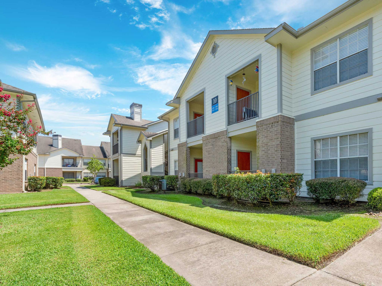 The Crescent at Country Club Image 32