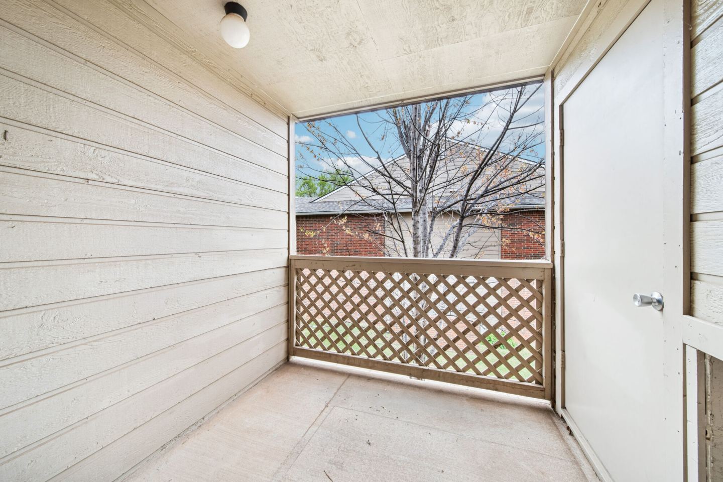 Rosewood Manor - Senior Living: 55+ Image 3