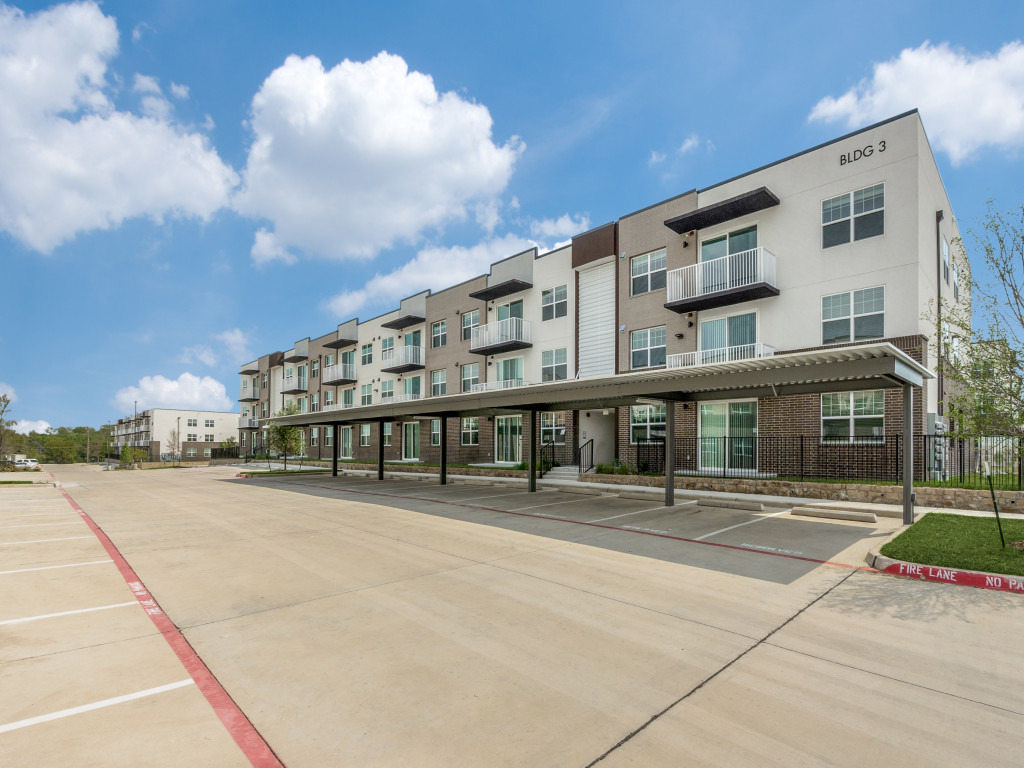Resia Dallas West Image 20