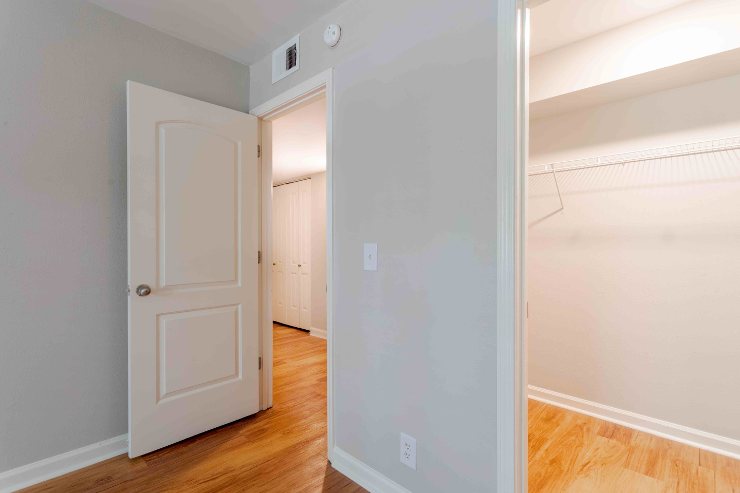 865 Bellevue Image 39