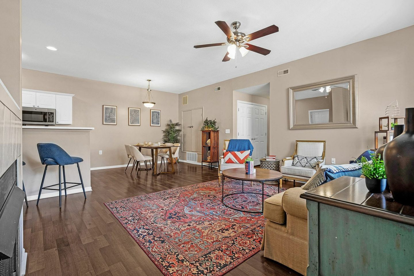 Marble Cliff Commons Image 1