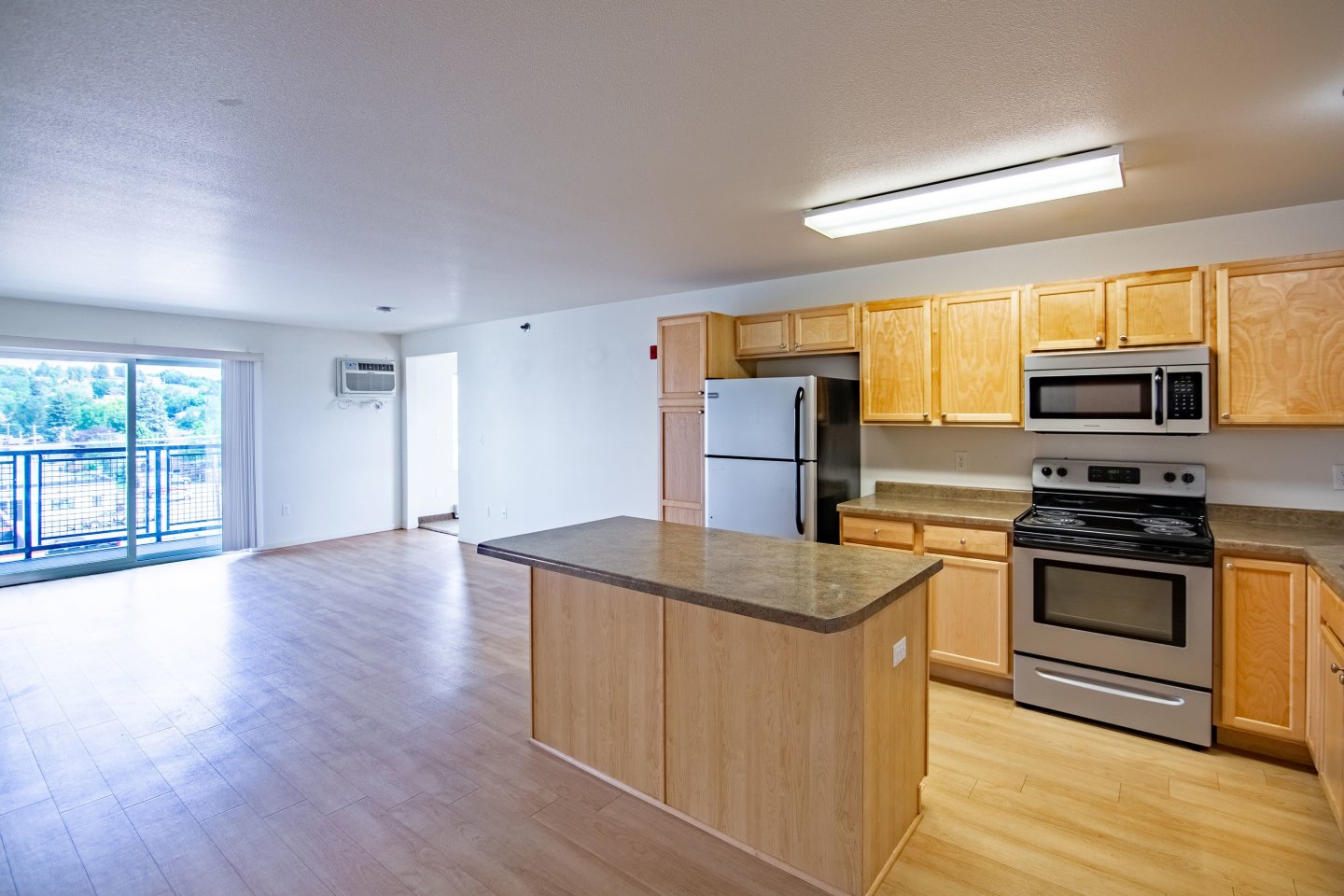 Collins Place Apartments Image 6
