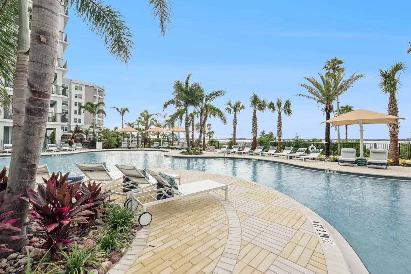 Linz Bayview Apartments Image 24