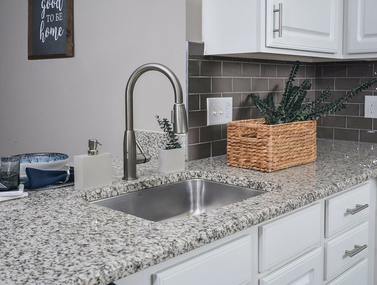 Plymouth Pointe Apartments Image 12