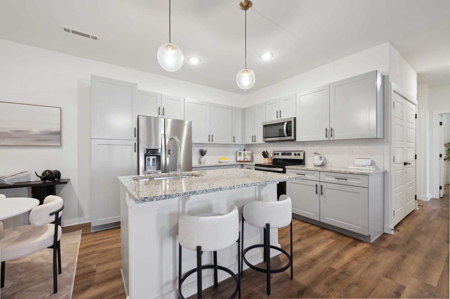 Farmhouse Luxury Apartments Image 29