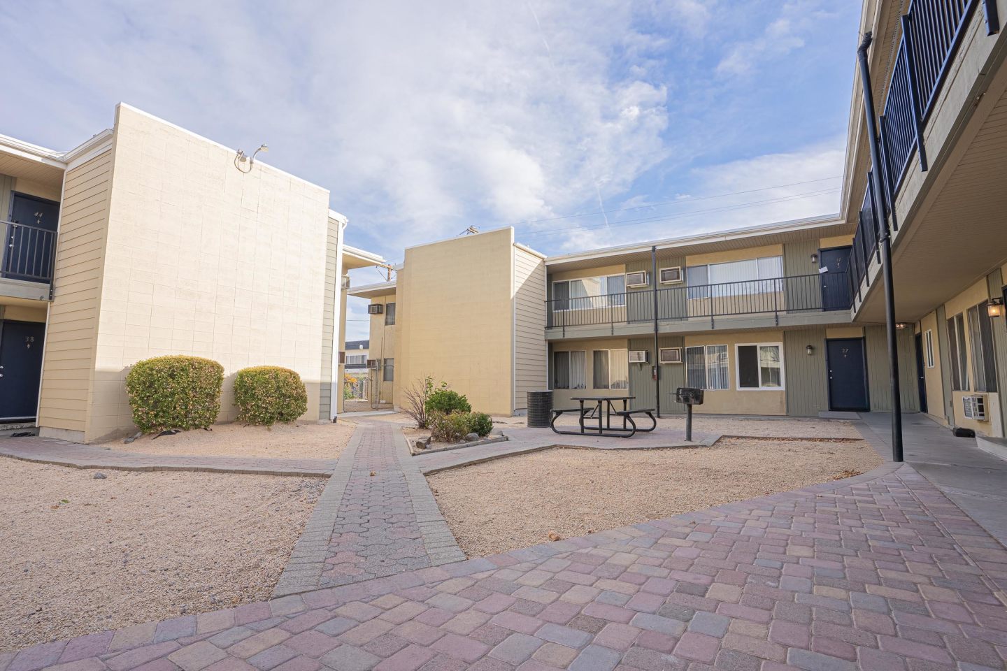 Regency Park Apartments Image 19