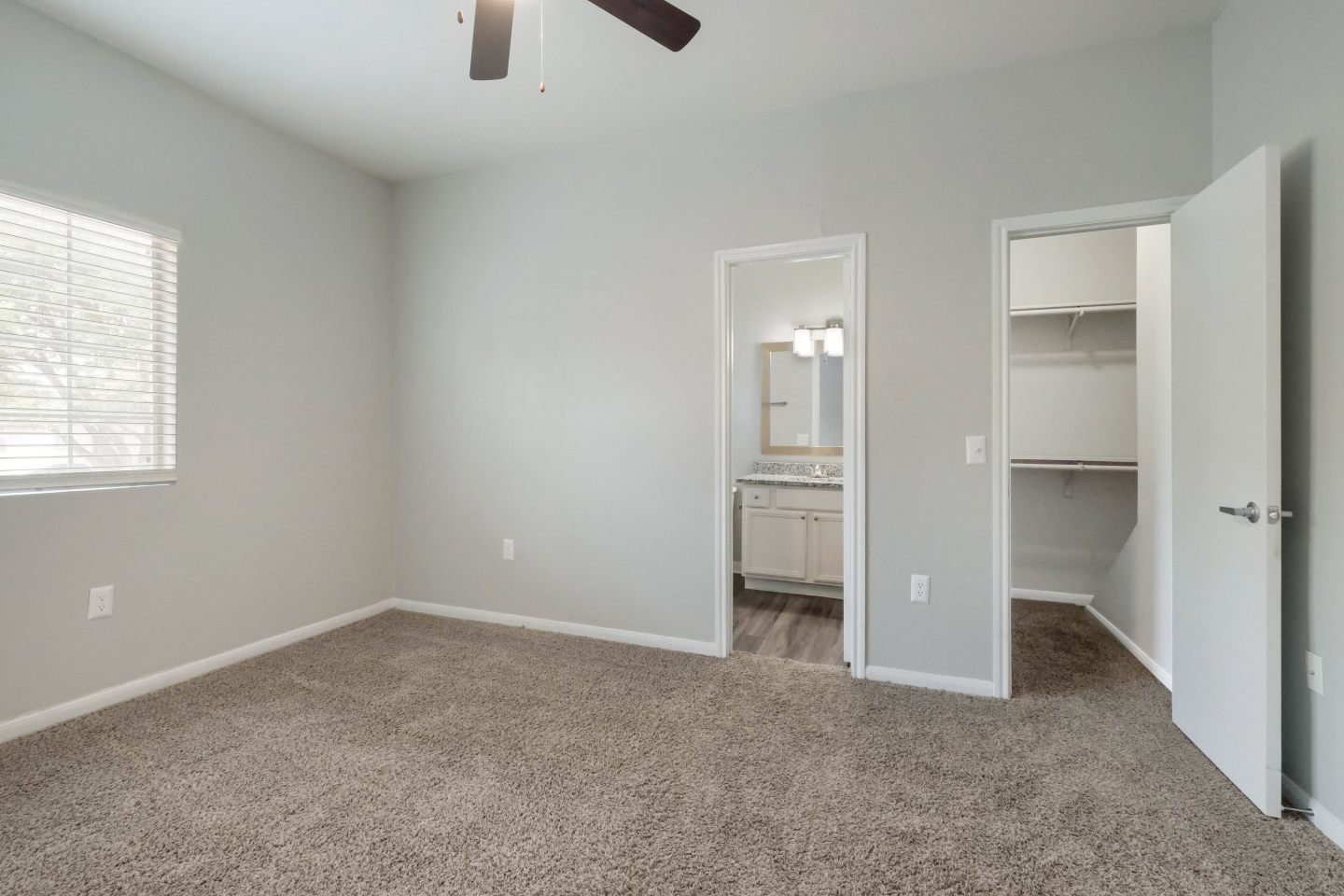 Castle Hills Townhomes Image 25