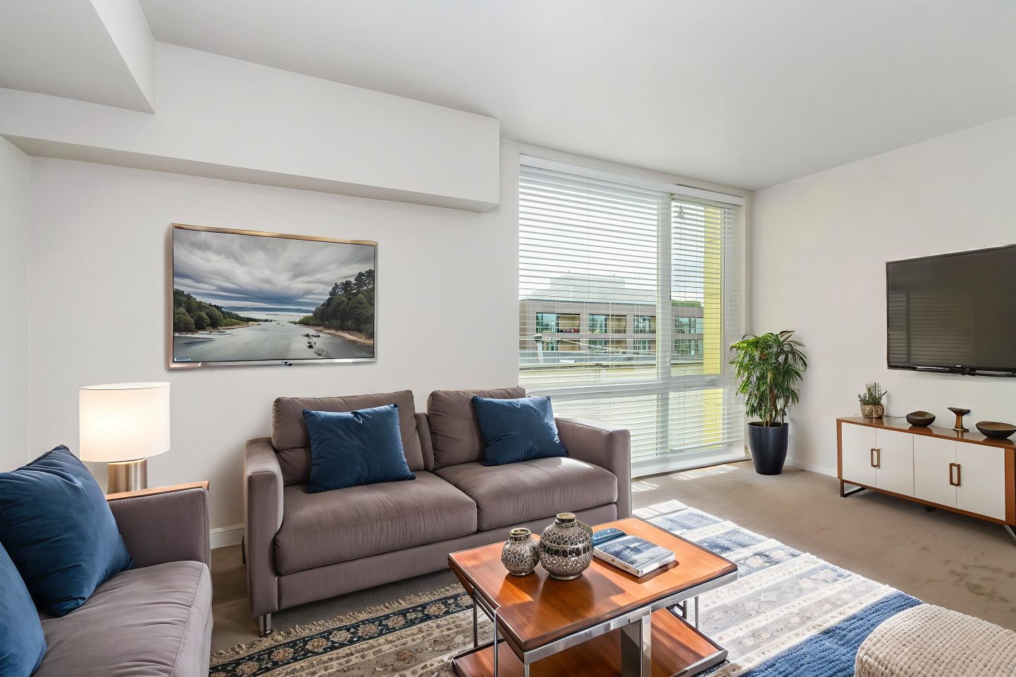 1711 Apartments Image 15