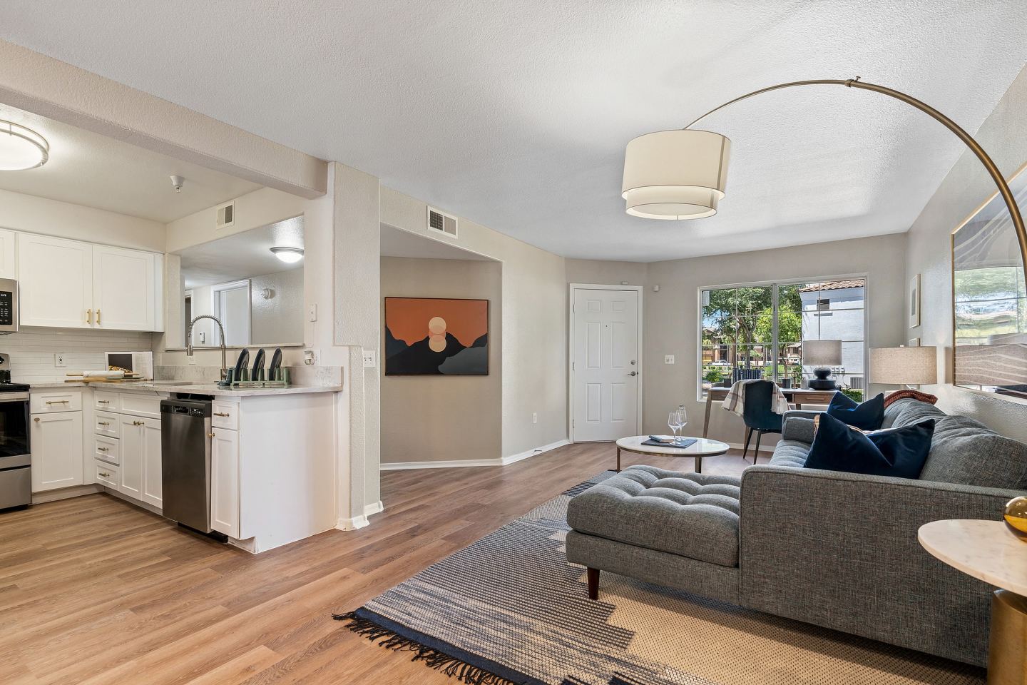 909 West Image 28