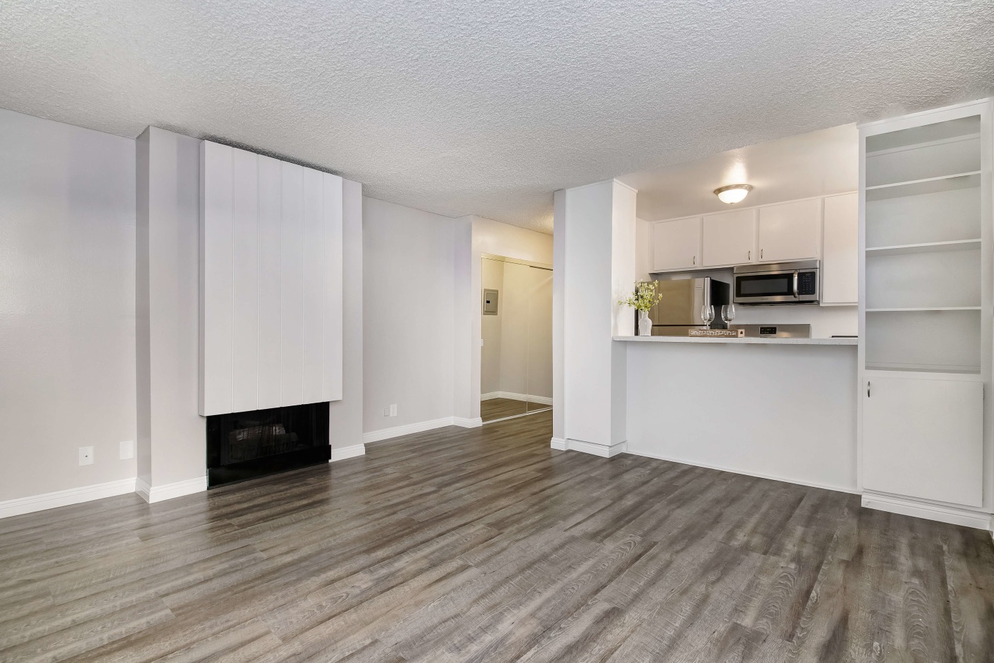 Racquet Club Apartments Image 12