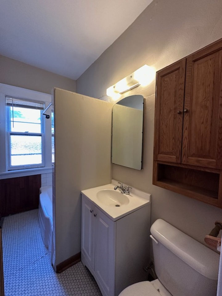 1704 E Locust Street Image 8
