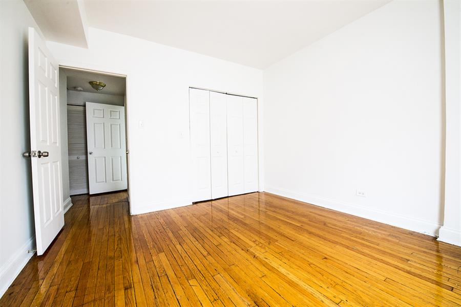 5732 W Washington Image 6
