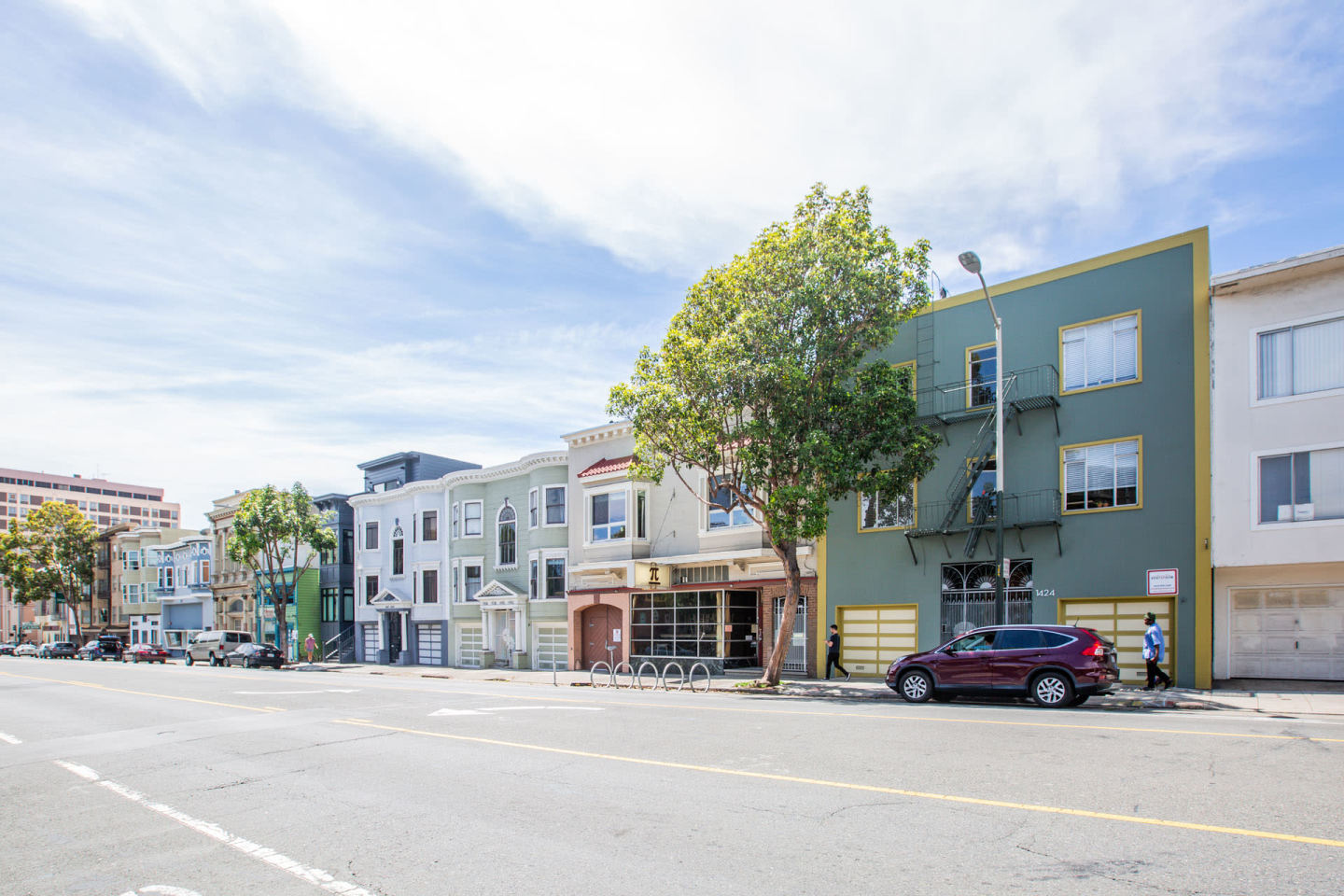 1424 VALENCIA Apartments Image 13