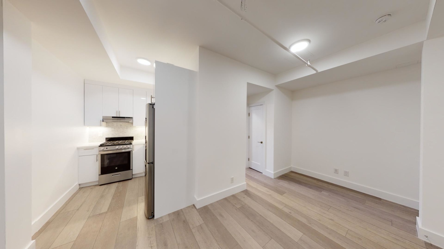 720 Jones Street Image 9