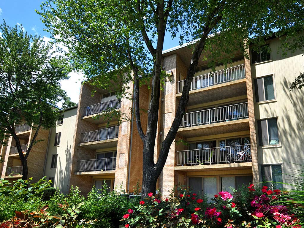 Tysons Glen and Devonshire Square Apartments & Townhomes Image 4