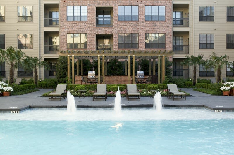 Midtown Houston Living Image 2