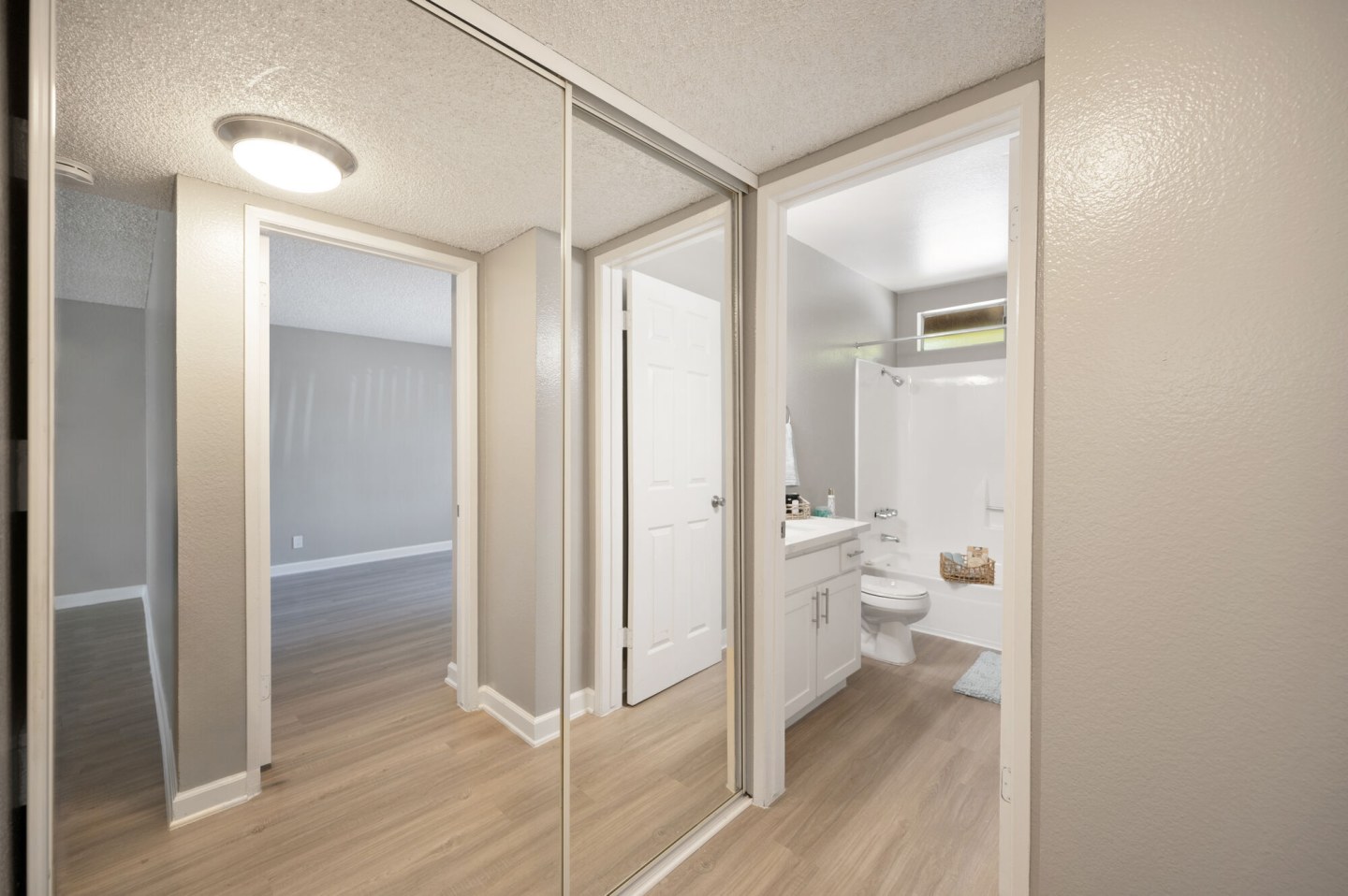 Pinewood Apartments Image 37