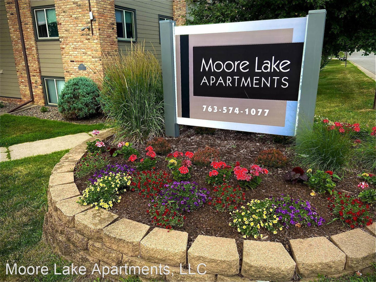 Moore Lake Apartments Image 1