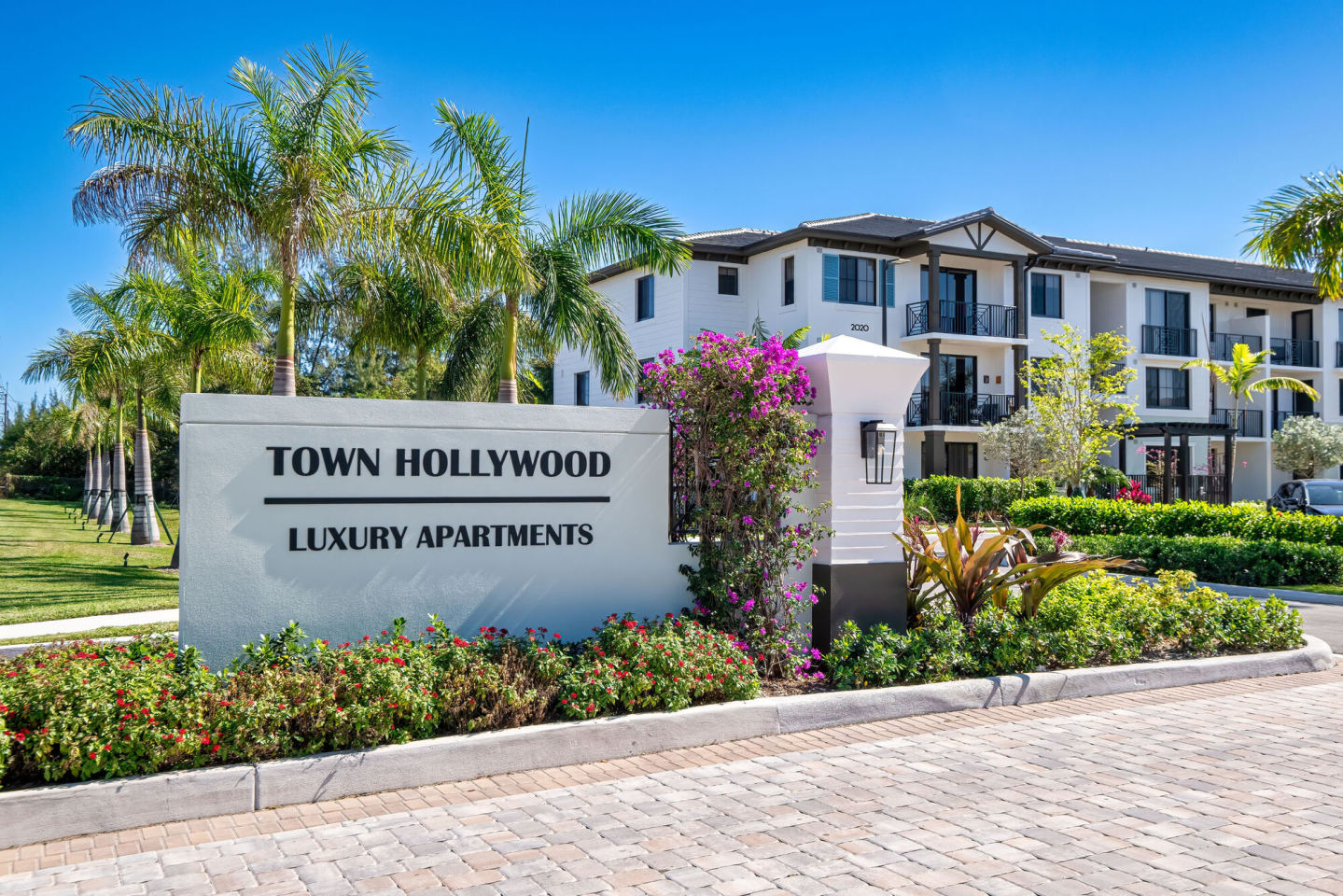 Town Hollywood Image 2